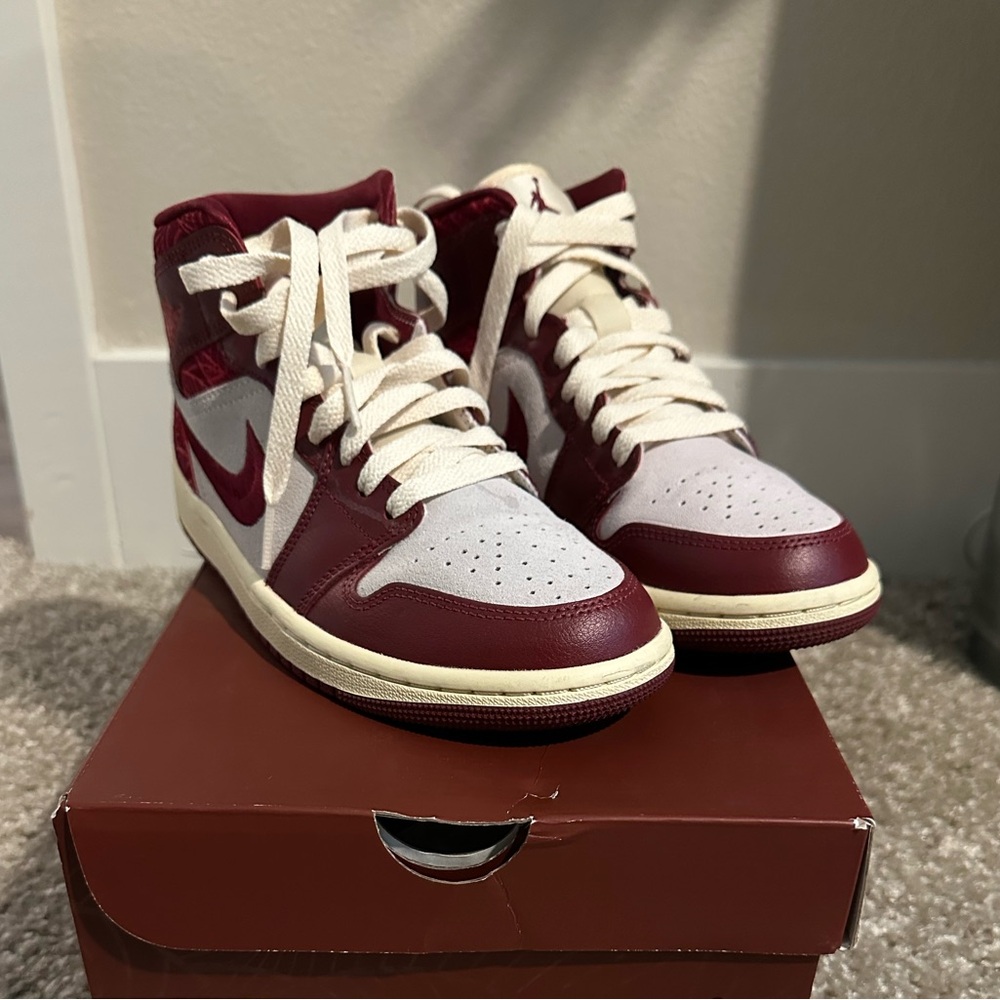 Nike Women's Air Jordan 1 Mid Retro Tiki Leaf Red Sail Size 6.5